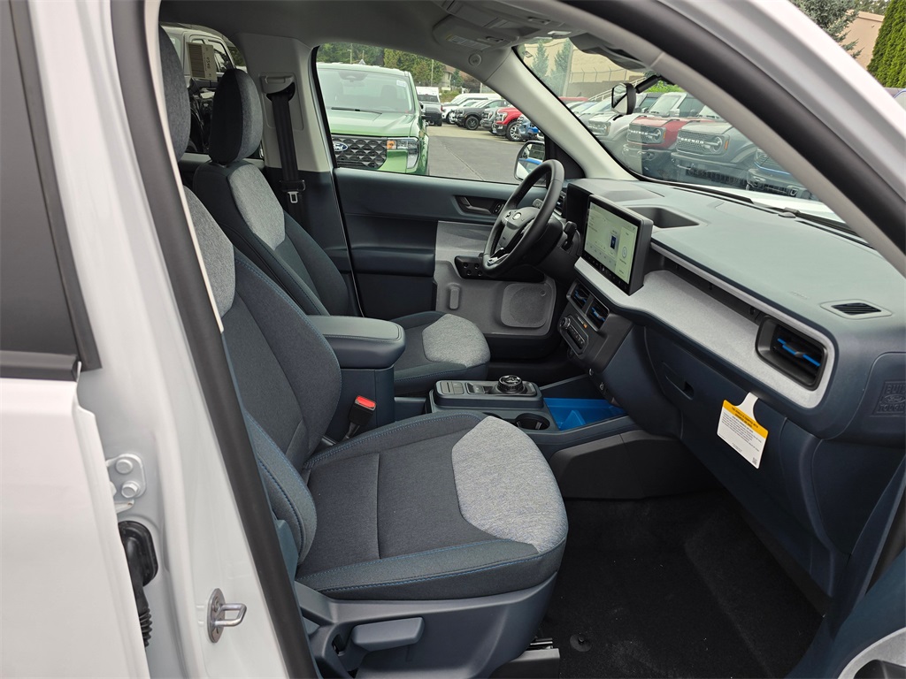 2025 Ford Maverick XLT photo 9