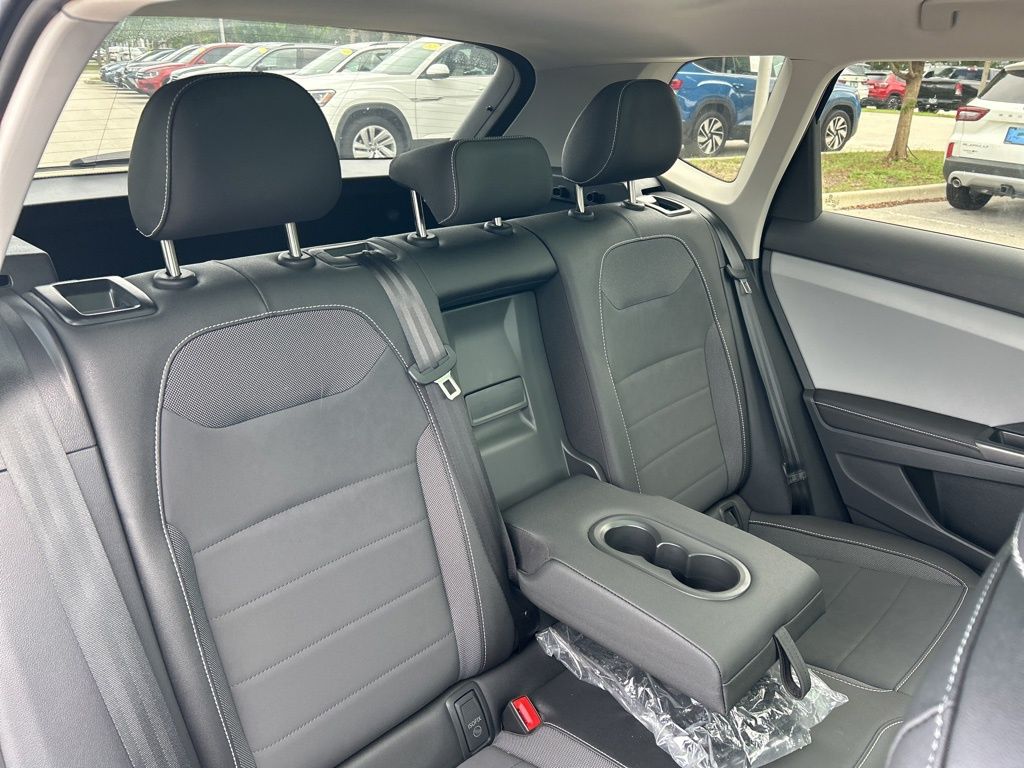 2024 Volkswagen Taos SE photo 44