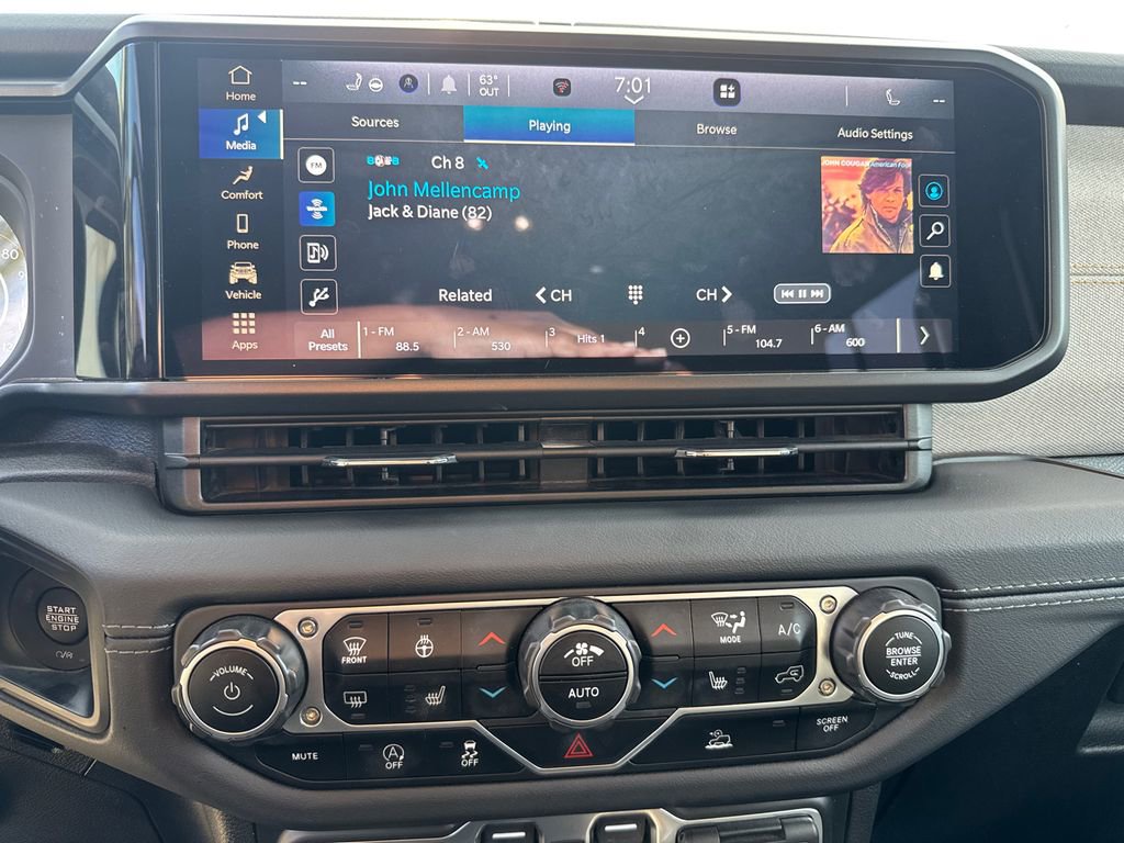 2024 Jeep Wrangler Sahara photo 27