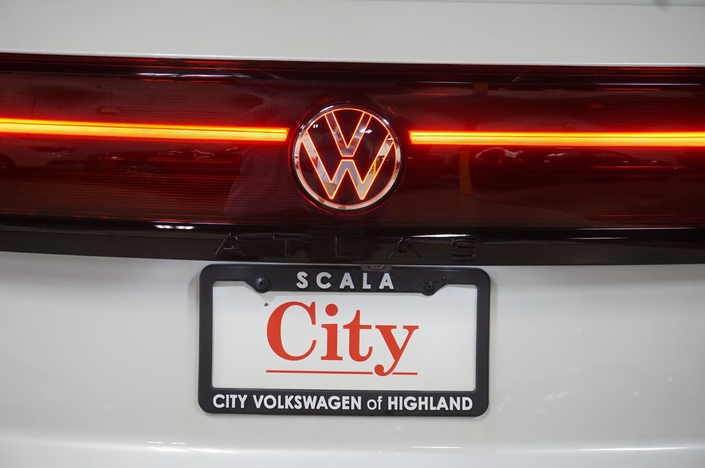 2025 Volkswagen Atlas Cross Sport SEL R-Line photo 36