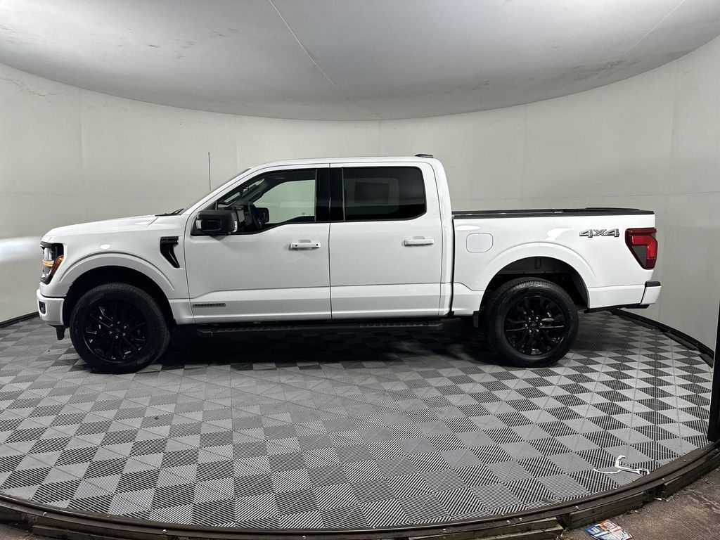 2025 Ford F-150 XLT photo 4