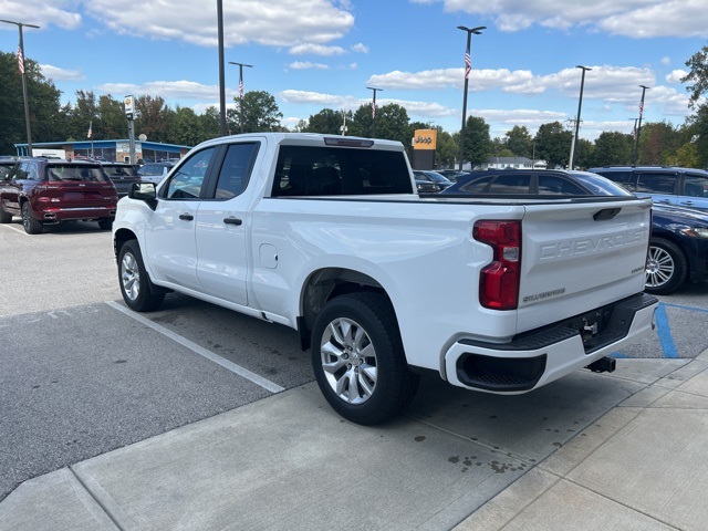 2021 Chevrolet Silverado 1500 Custom photo 2