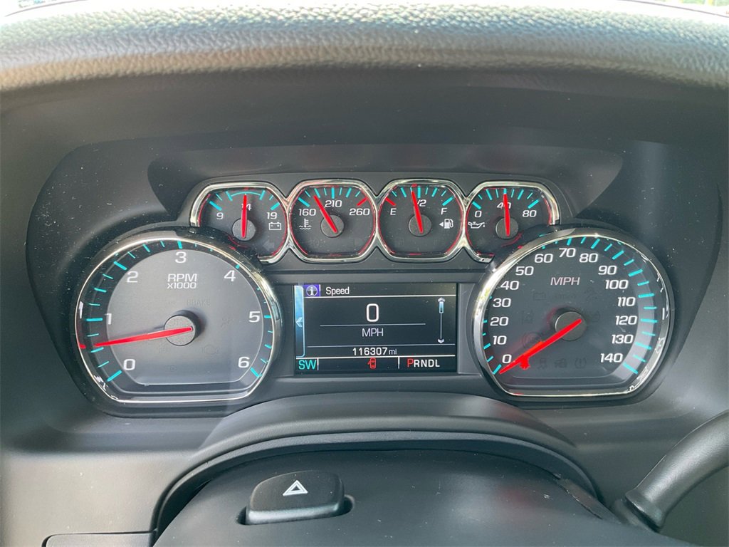 2018 Chevrolet Suburban LT photo 18