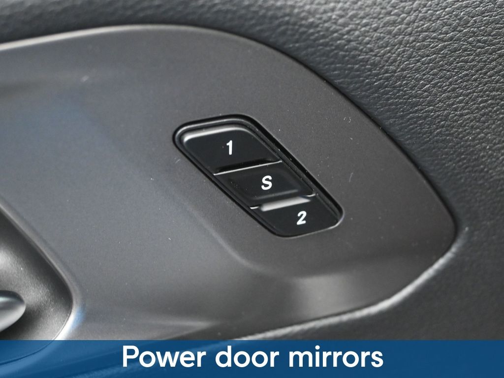 2025 Chrysler Pacifica photo 13