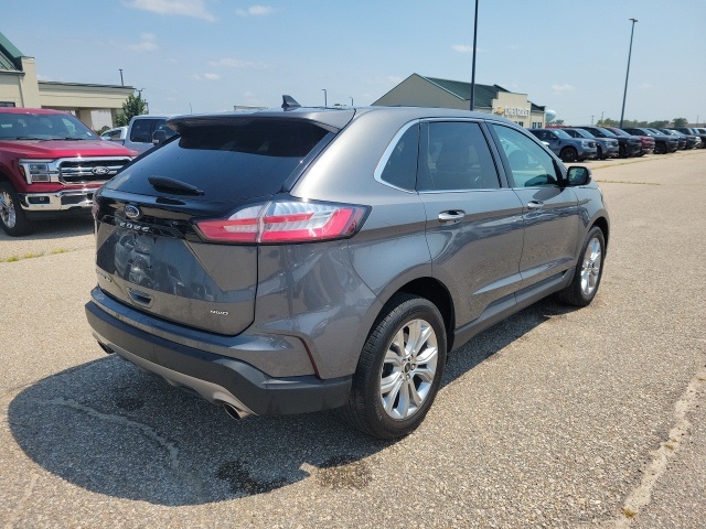 2024 Ford Edge Titanium photo 17
