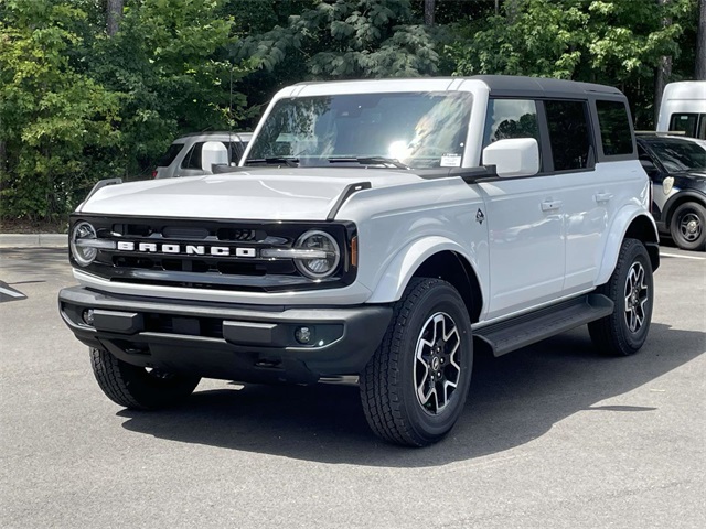 2025 Ford Bronco Outer Banks photo 3