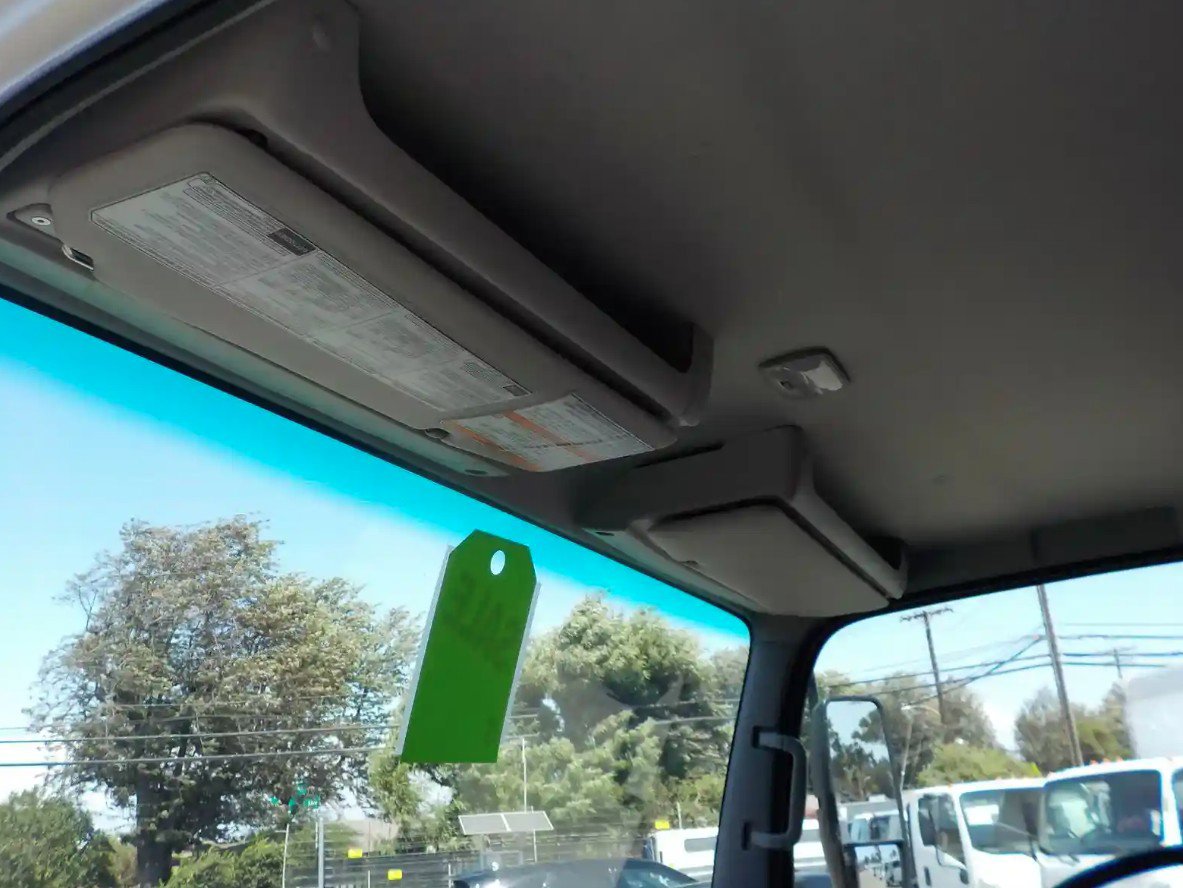 2024 Isuzu NQR photo 4