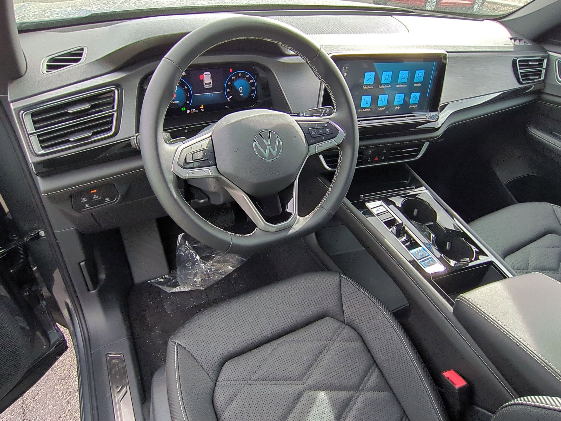 2025 Volkswagen Atlas Cross Sport SE Technology photo 7