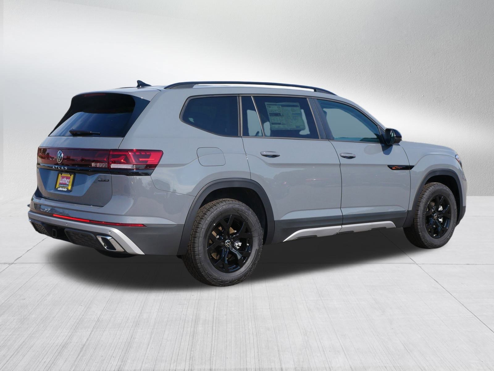 2025 Volkswagen Atlas Peak Edition SE photo 3