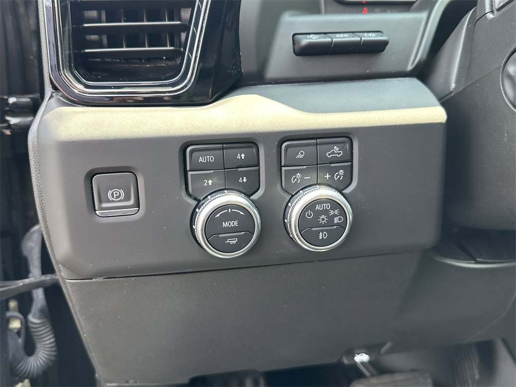 2024 GMC SIERRA - Image 18
