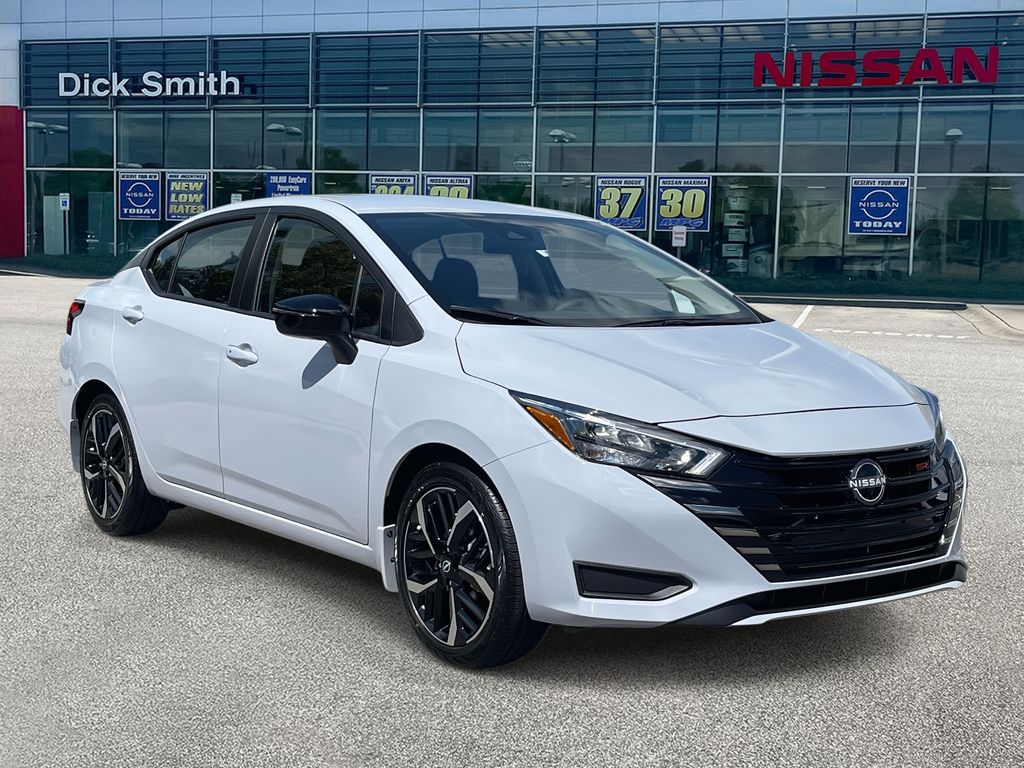 2025 Nissan Versa Sedan SR's photo