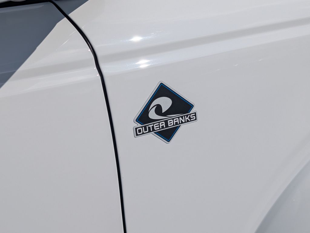 2025 Ford Bronco Outer Banks photo 12