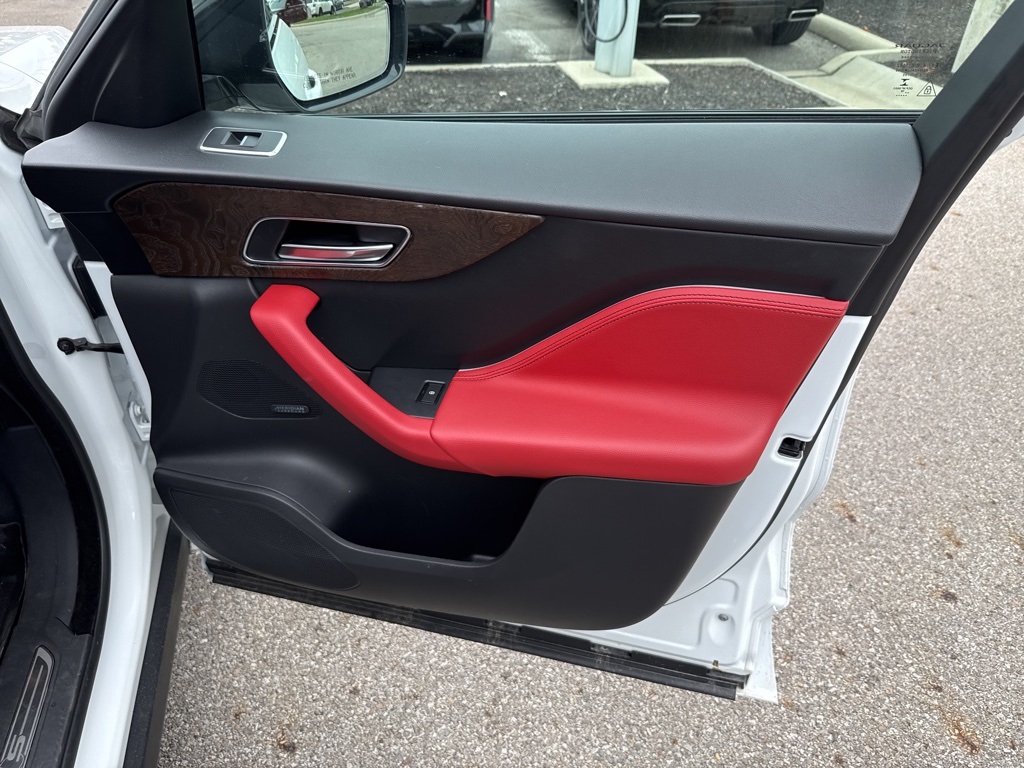 2017 Jaguar F-PACE S photo 20
