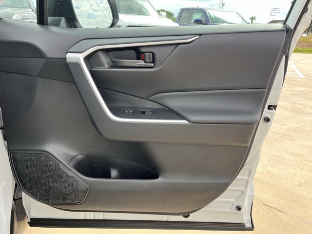 2025 Toyota RAV4 LE photo 19