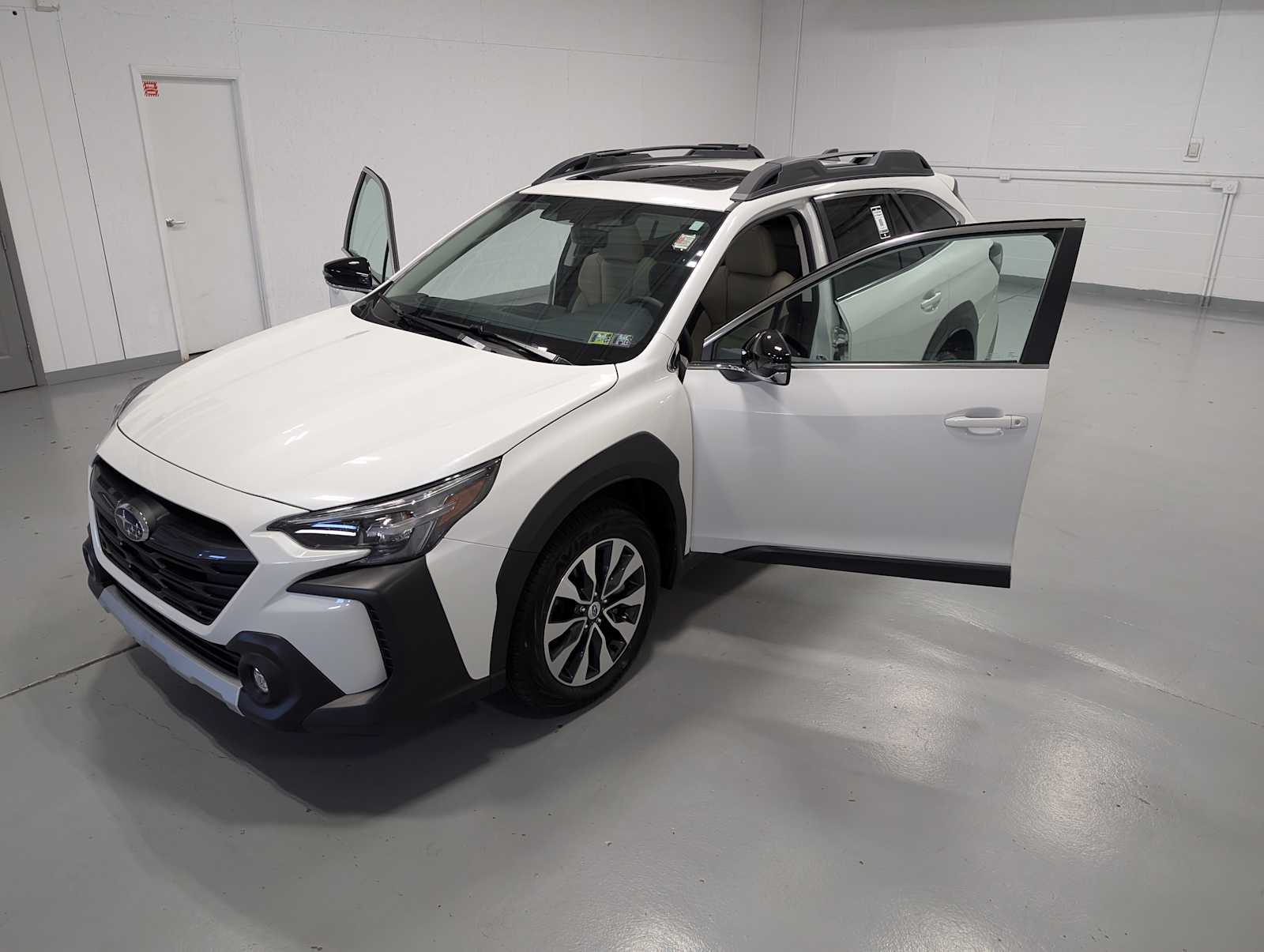 2025 Subaru Outback Limited XT photo 14