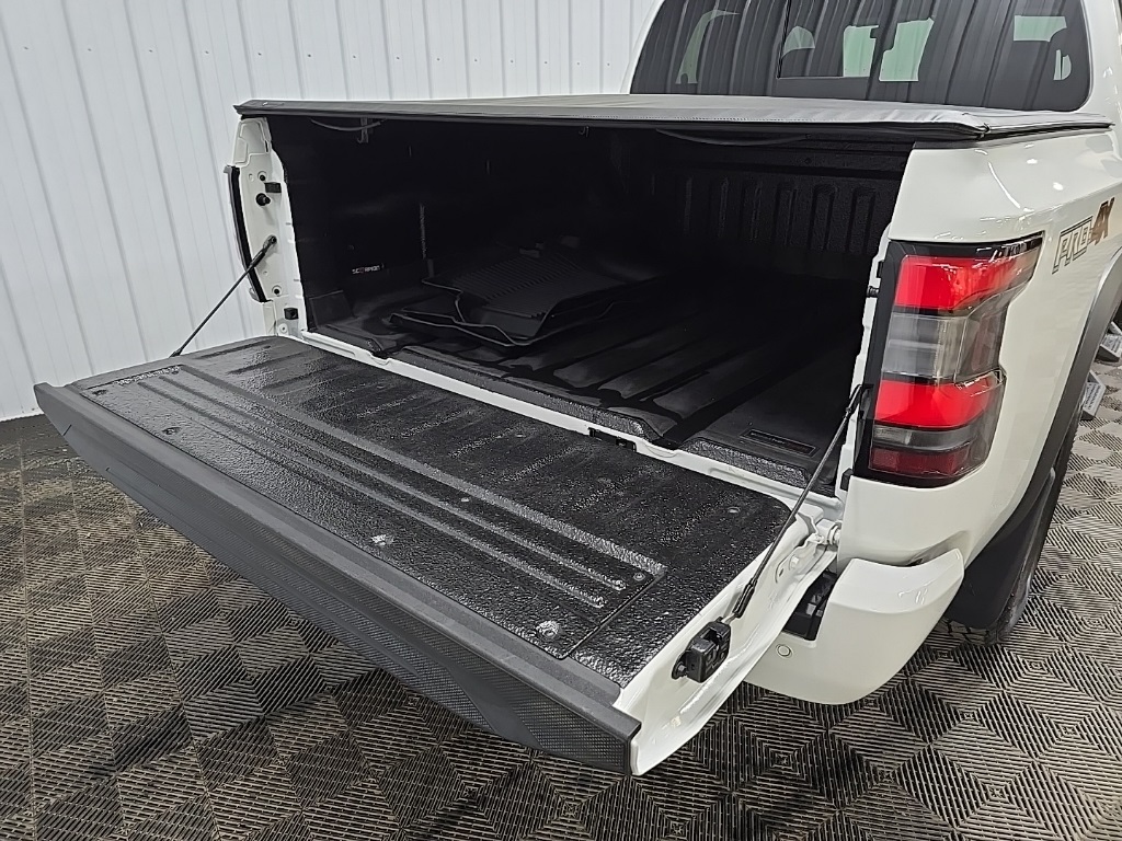 2023 Nissan Frontier PRO-4X photo 11