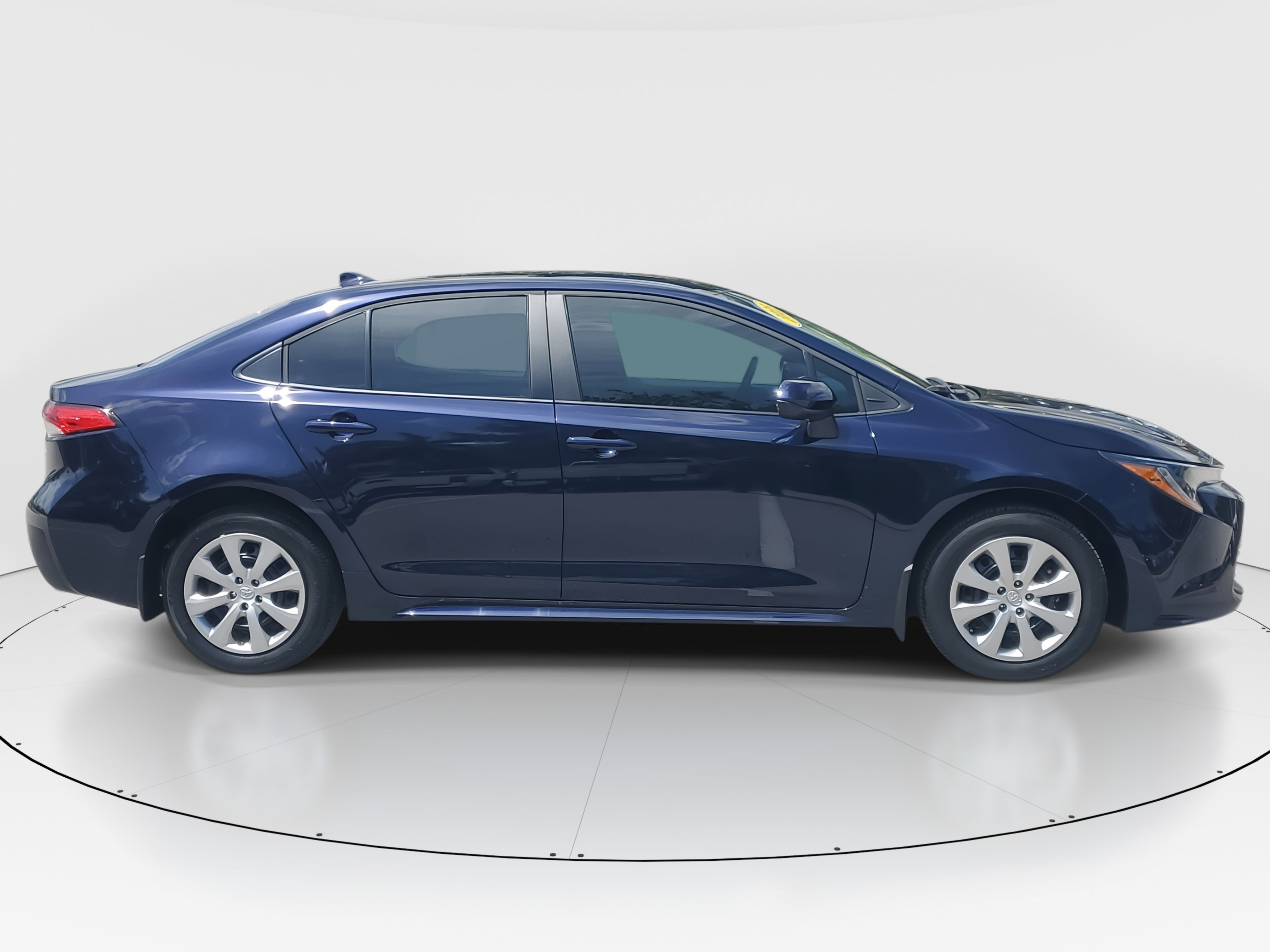 2025 Toyota Corolla LE photo 2