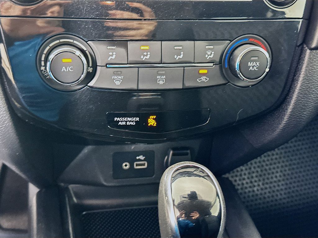 2020 Nissan Rogue S photo 15
