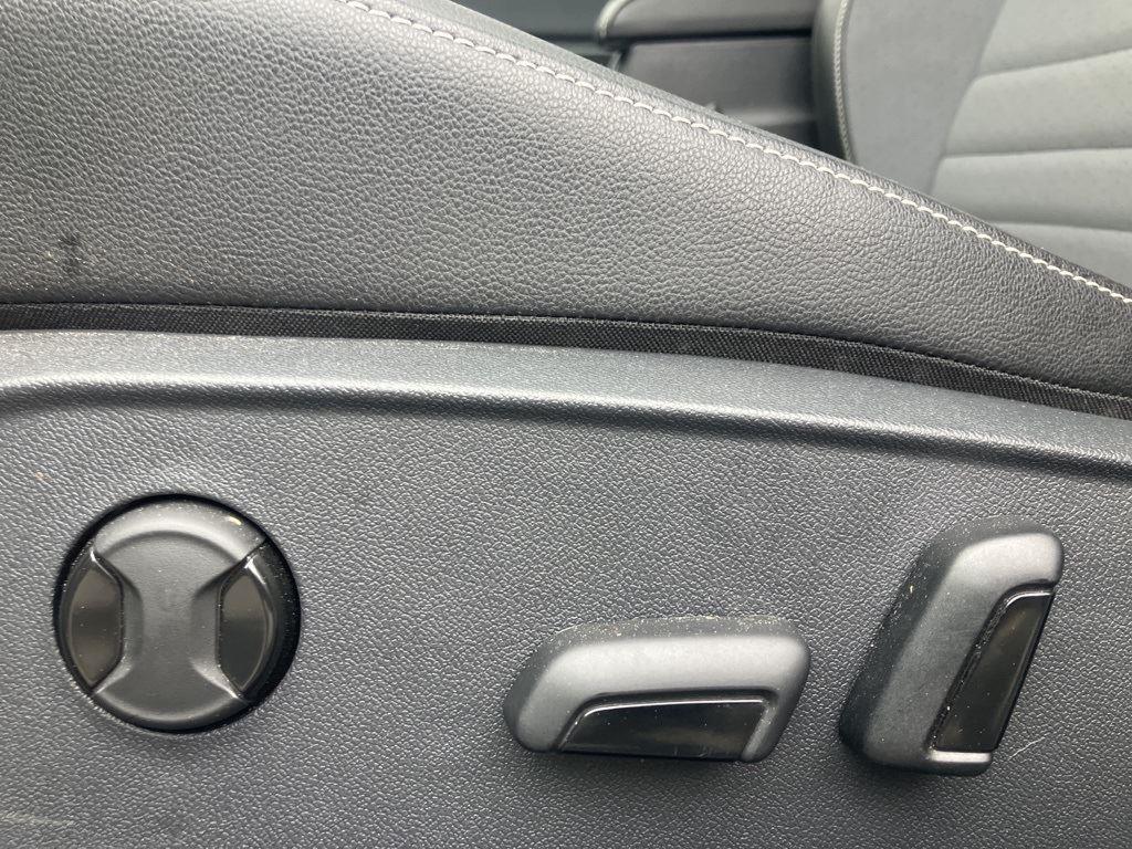 2025 Volkswagen Jetta SE photo 7