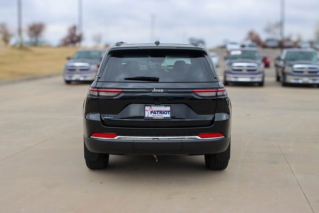 2024 Jeep Cherokee Base 4xe photo 3