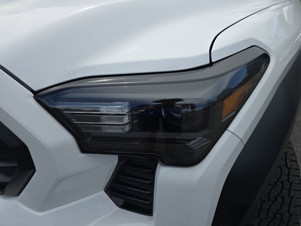 2024 Toyota Tacoma TRD Off-Road photo 26