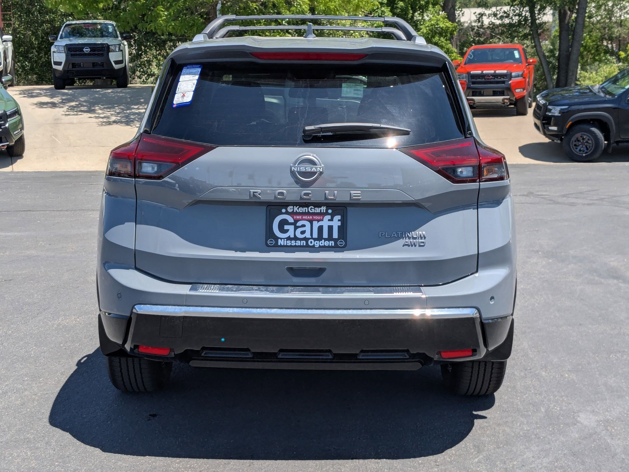 2025 Nissan Rogue Platinum photo 4