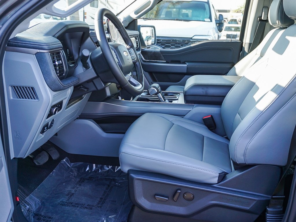 2025 Ford F-150 Lightning photo 15