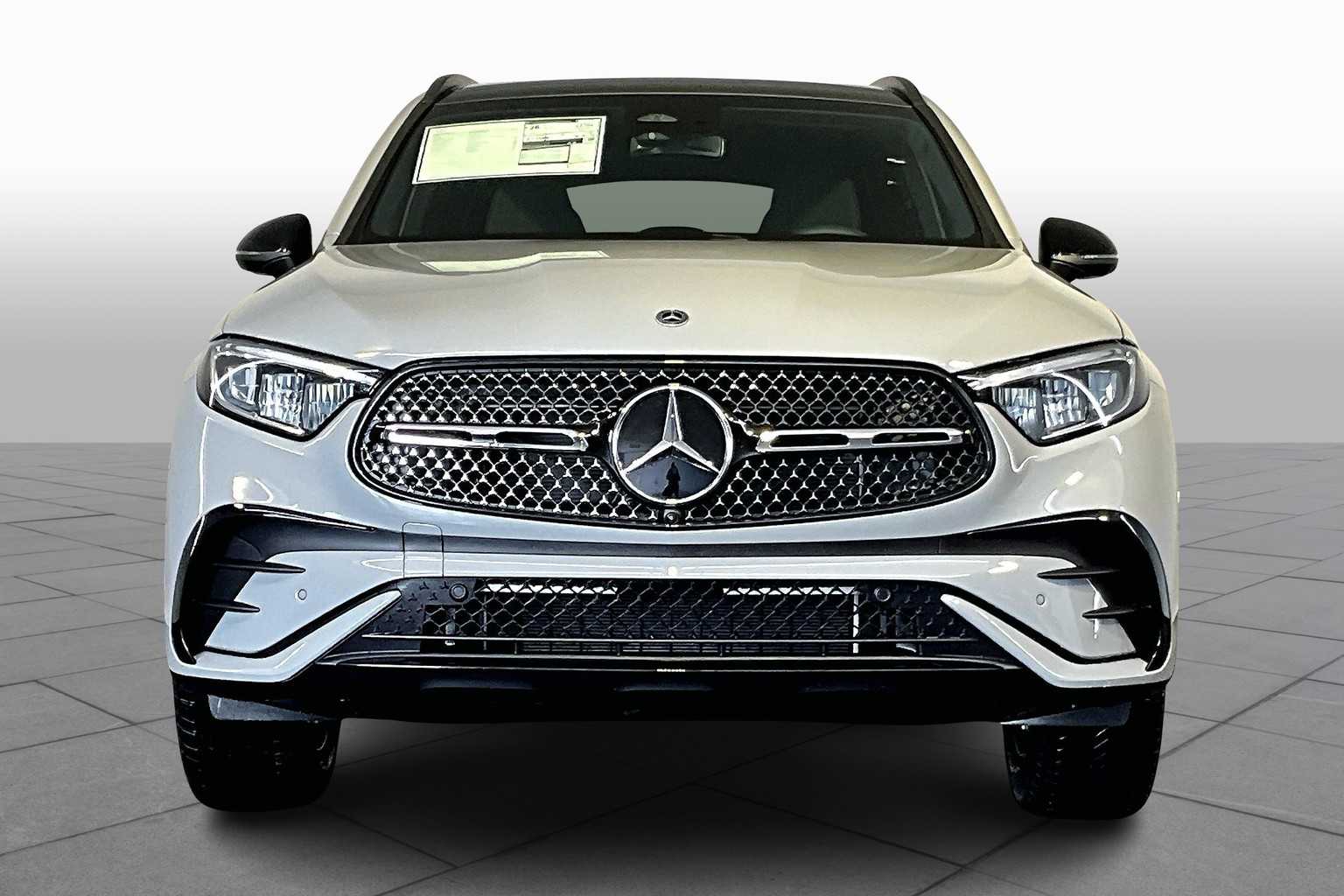 2025 Mercedes Benz GLC 300 4MATIC photo 2