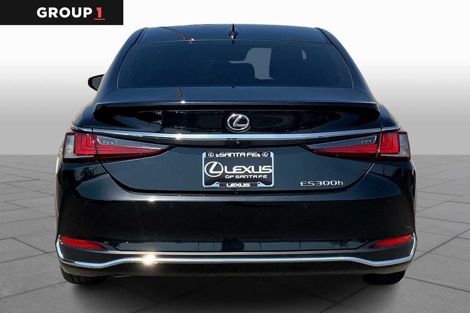 2024 Lexus ES 300h Luxury photo 4