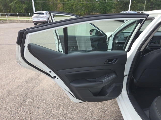 2024 Nissan Altima 2.5 S photo 17
