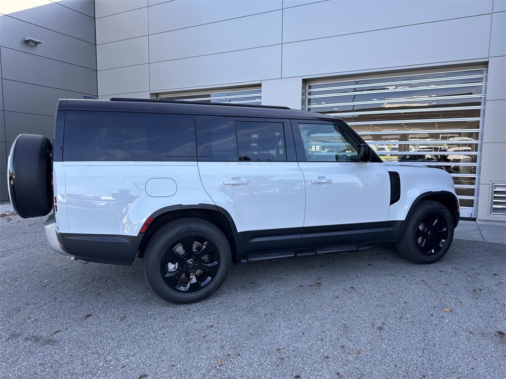 2025 Land Rover Defender 130 S photo 6