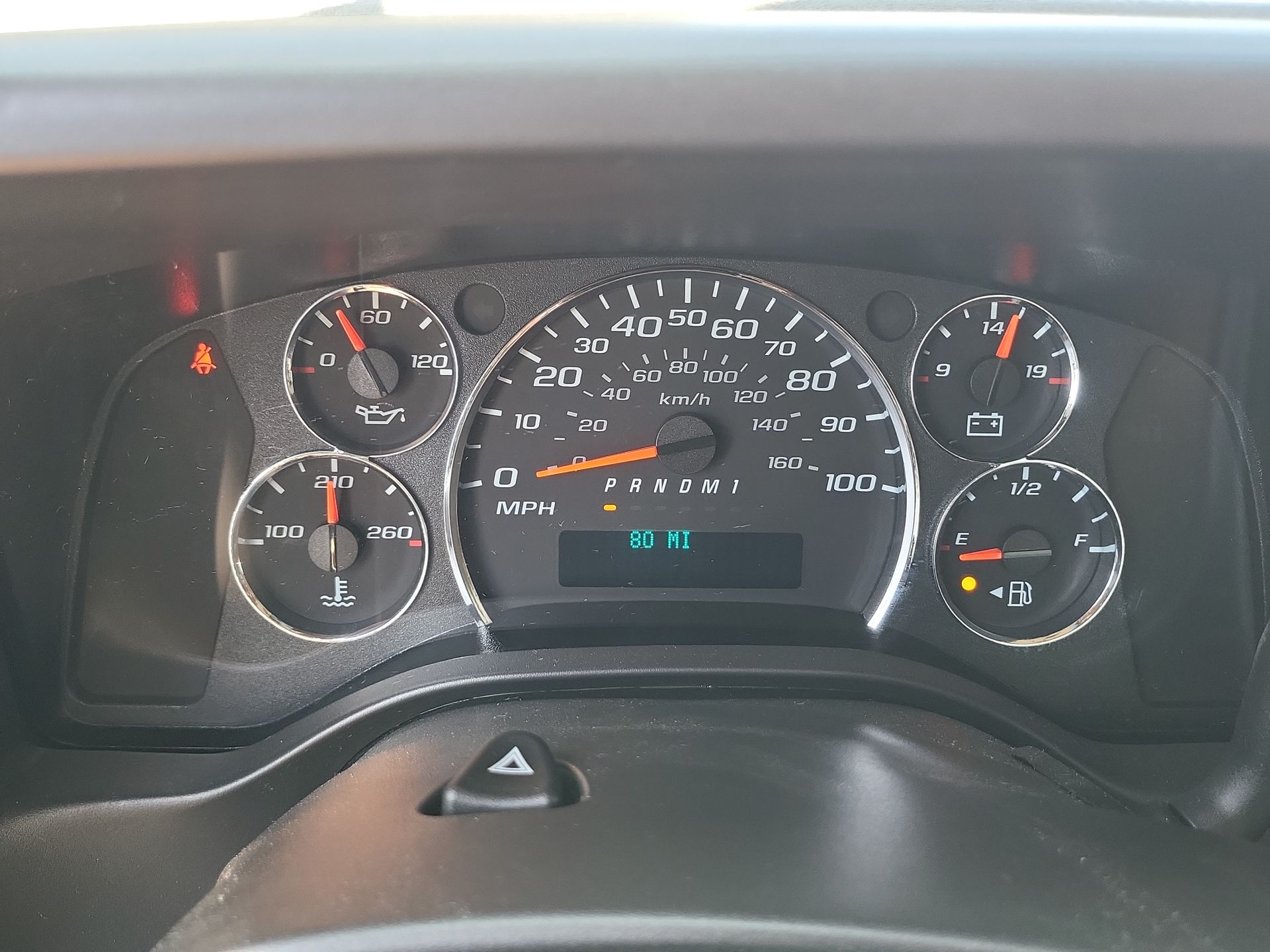 2024 Chevrolet Express Cutaway 3500 photo 3