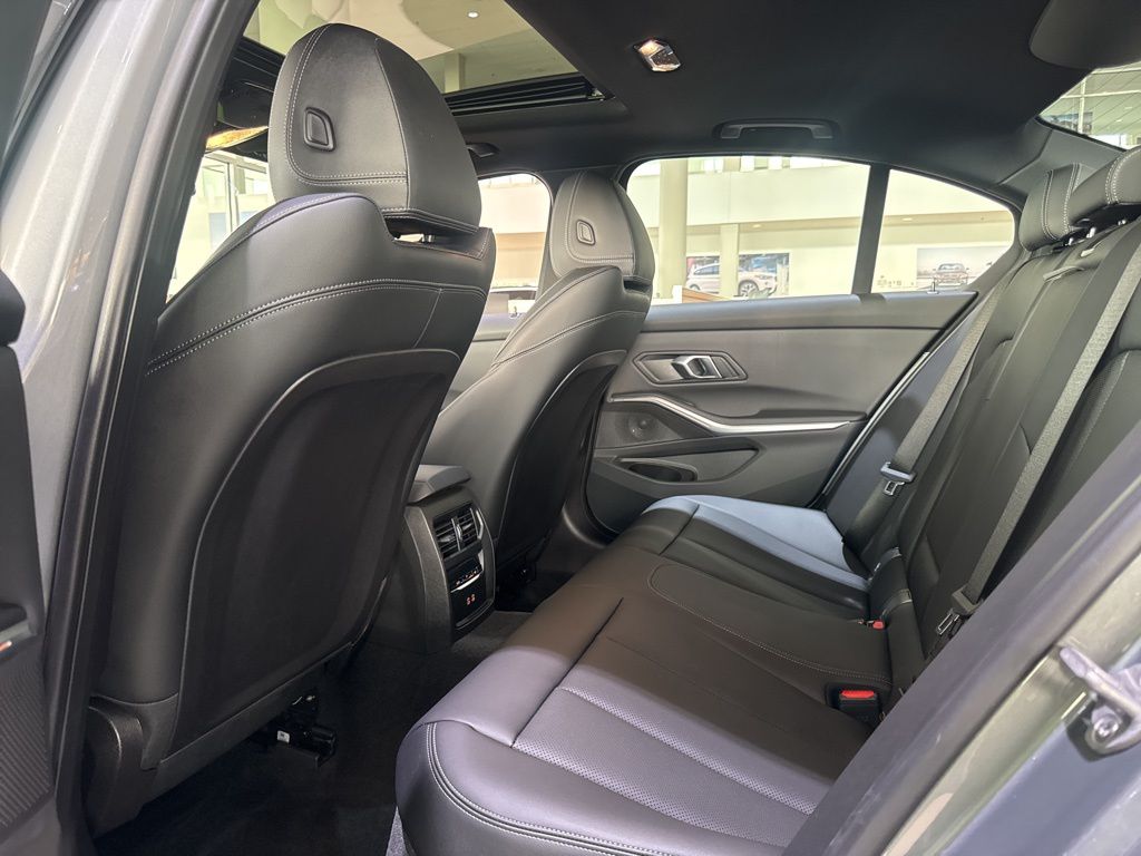 2025 Bmw 330i xDrive photo 21
