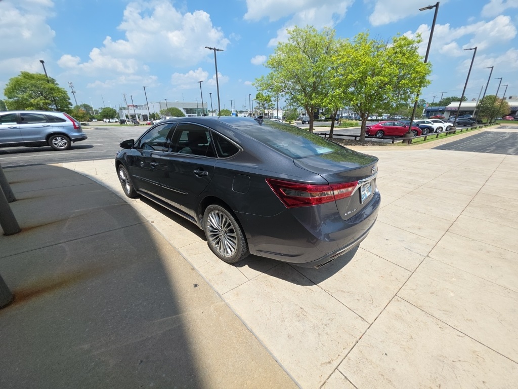 2018 Toyota Avalon Limited photo 4