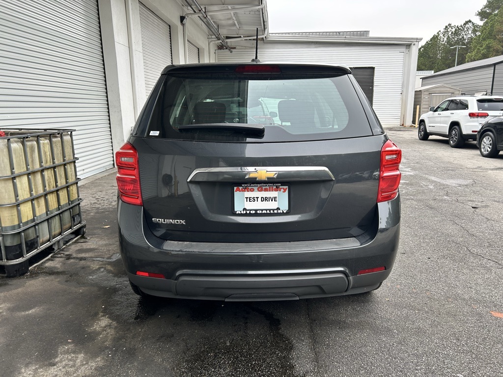 2017 Chevrolet Equinox LS photo 3