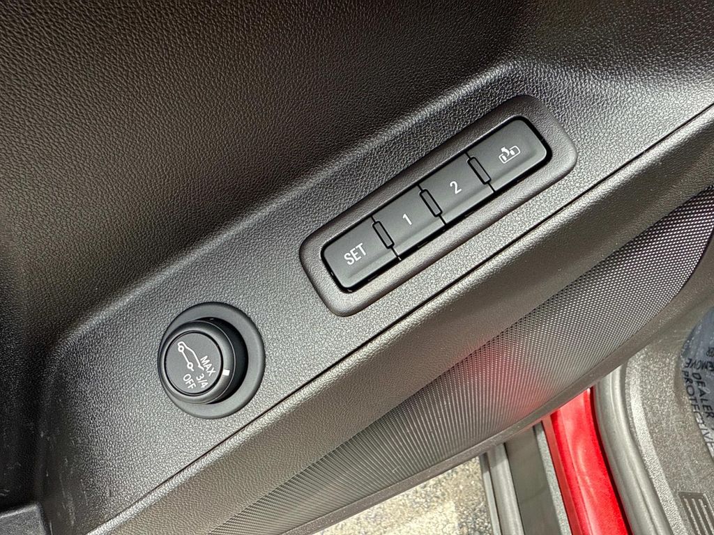 2021 Chevrolet Equinox LT photo 18