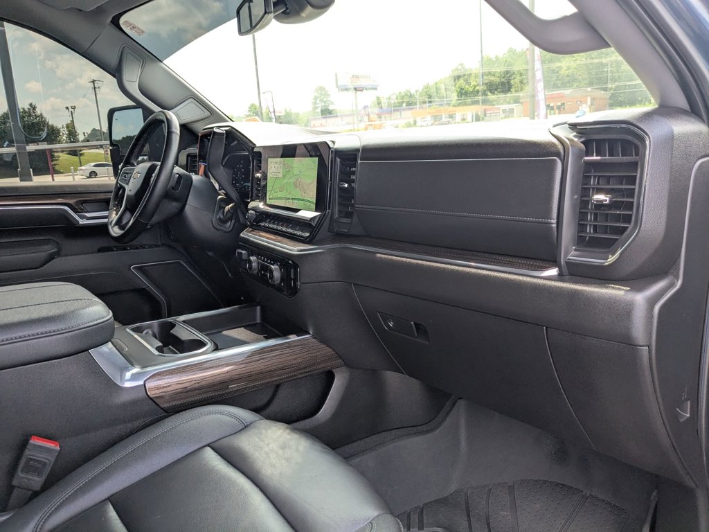 2025 Chevrolet Silverado 3500HD LT photo 21