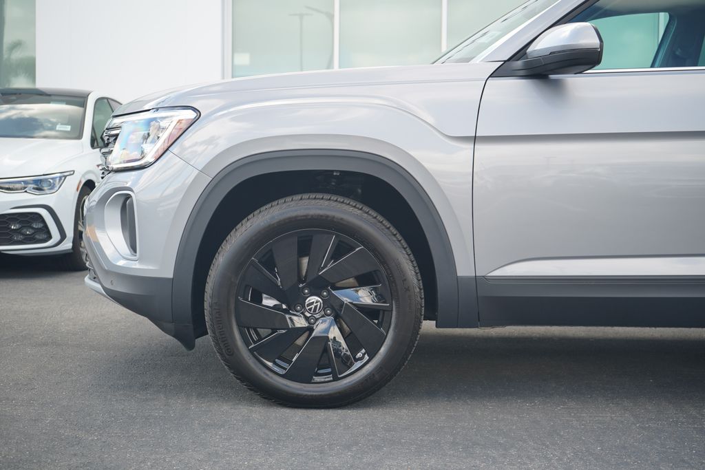 2025 Volkswagen Atlas SE Technology photo 2