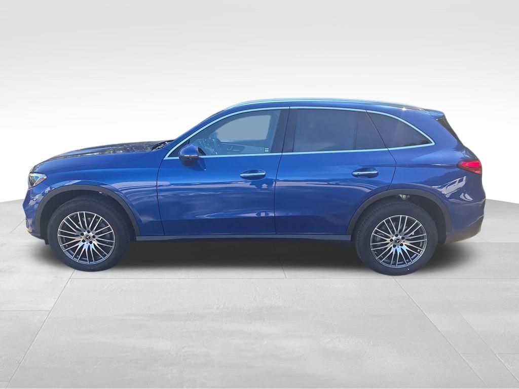2026 Mercedes Benz GLC 300 4MATIC photo 2