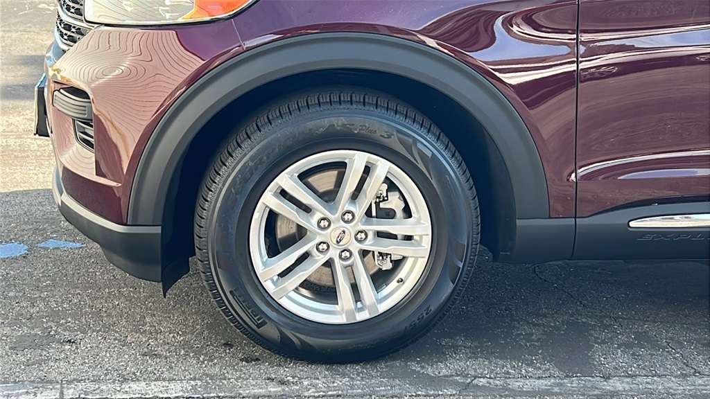 2022 Ford Explorer XLT photo 2