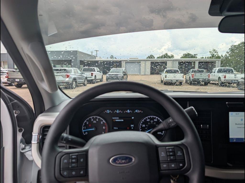 2024 Ford F-350 XL photo 28