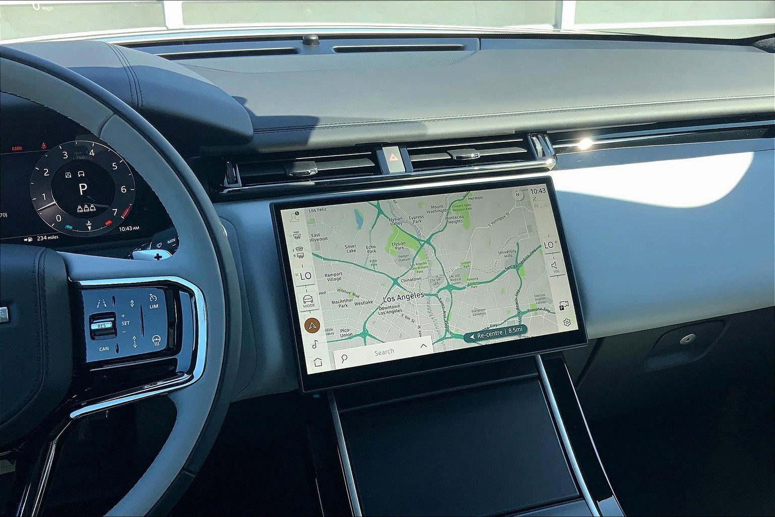 2026 Land Rover Range Rover Velar P400 Autobiography photo 4