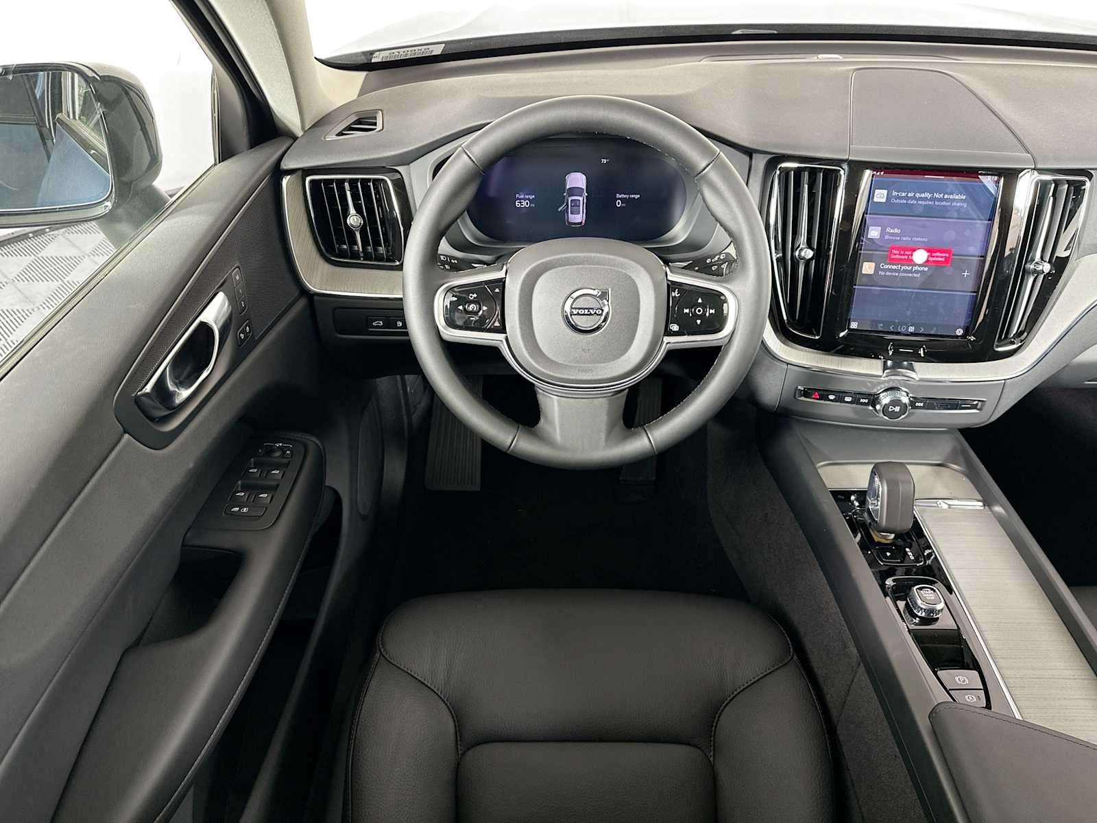 2025 Volvo XC60 T8 Plus photo 19