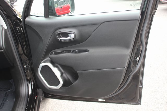 2020 Jeep Renegade Latitude photo 28