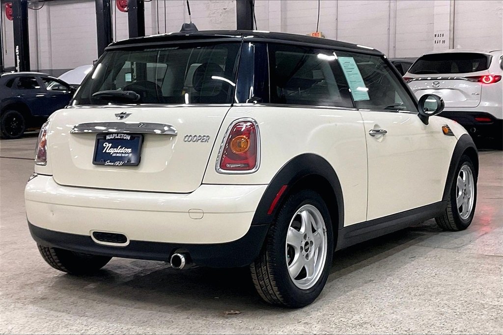 2010 MINI COOPER - Image 11
