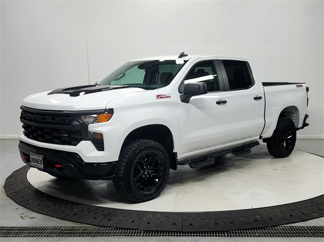 2025 Chevrolet Silverado 1500 Custom Trail Boss photo 3
