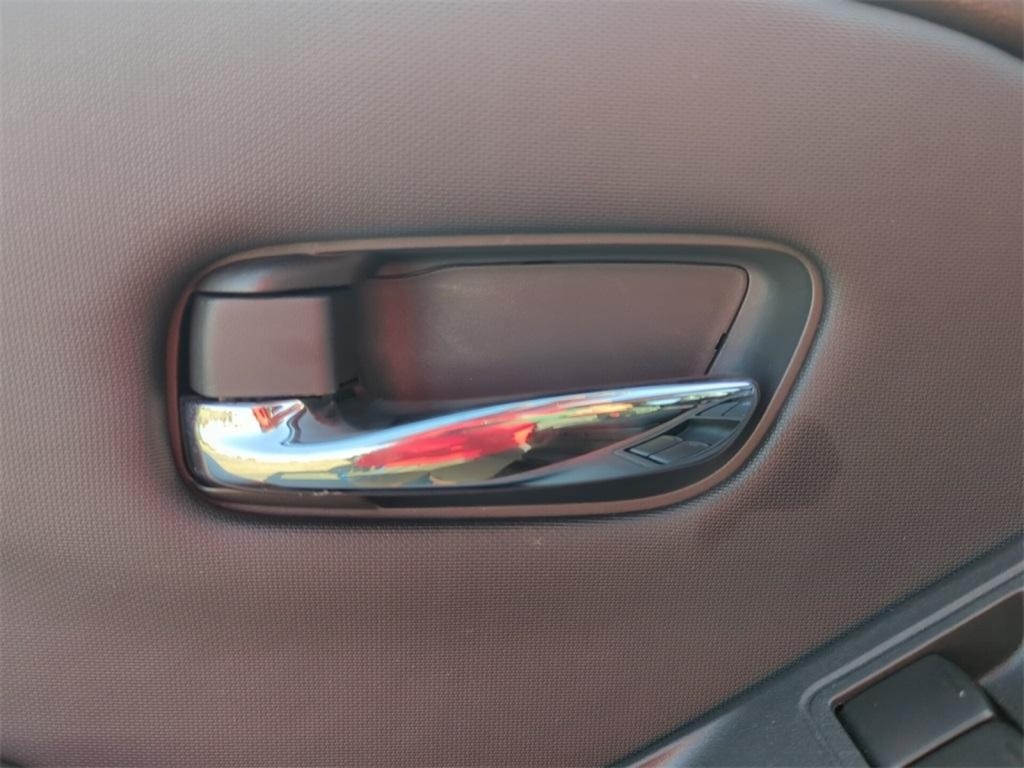 2022 Nissan Frontier SV photo 11