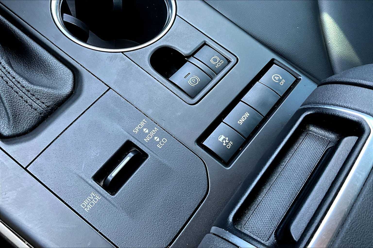 2021 Toyota Highlander XLE photo 32