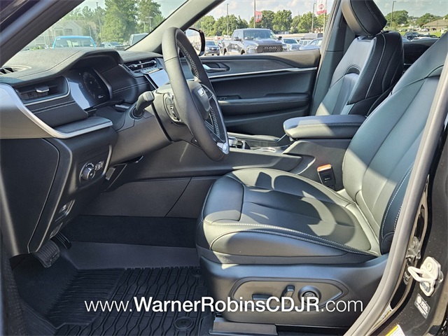 2025 Jeep Grand Cherokee Limited photo 5