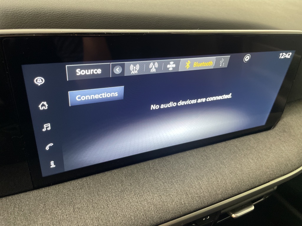 2025 Nissan Kicks SV photo 23